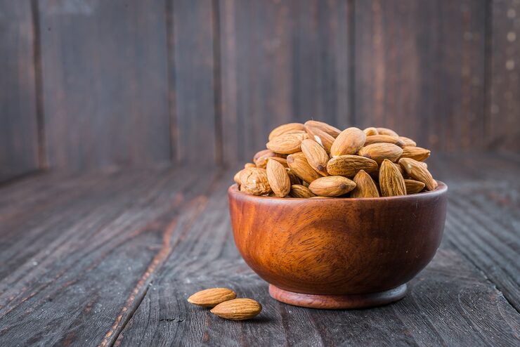 اللوز، فوائد اللوز، القيمة الغذائية للوز، اللوز وصحة القلب، اللوز للذاكرة، اللوز للوزن، اللوز لمرضى السكري، زيت اللوز. قوائد مذهله